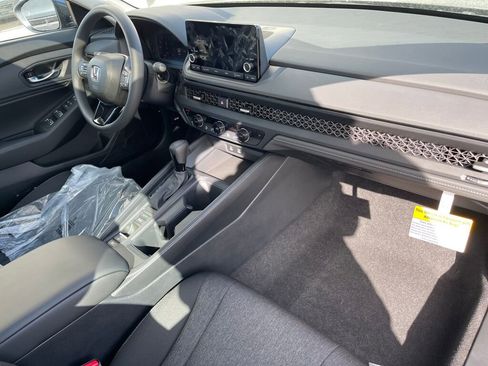 Used 2024 Honda Accord EX image 18