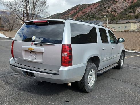 Used 2014 Chevrolet Suburban LT w/ Luxury Package image 3