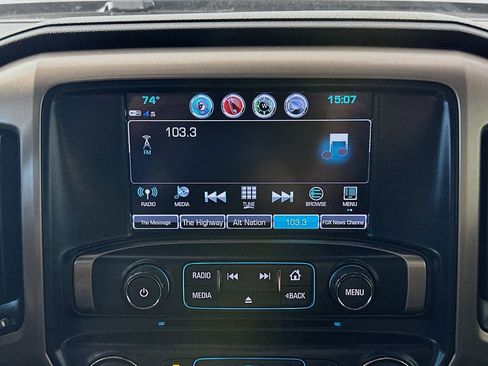 Used 2018 GMC Sierra 2500 Denali w/ Duramax Plus Package AWD/4WD image 17