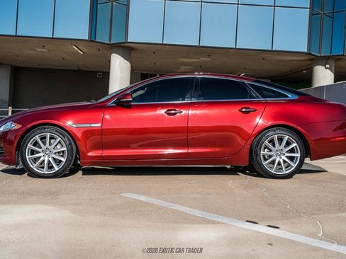 Used 2012 Jaguar XJ image 3