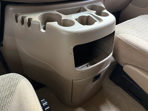 Used 2002 Ford E-350 and Econoline 350 Van image 52