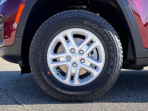 New 2025 Jeep Grand Cherokee Laredo w/ Trailer Tow Package image 10