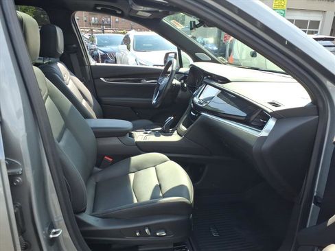 Certified 2024 Cadillac XT6 Premium Luxury w/ LPO, Floor Liner Package image 38