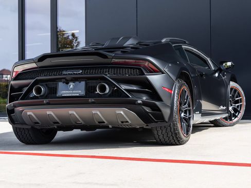 Used 2023 Lamborghini Huracan Sterrato AWD/4WD image 8
