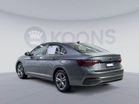 Used 2024 Volkswagen Jetta SE image 10