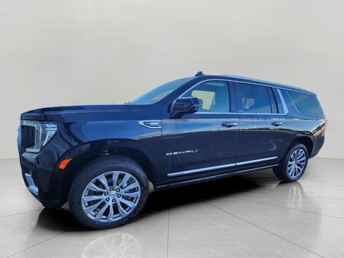 Used 2021 GMC Yukon XL Denali w/ Denali Premium Package image 17