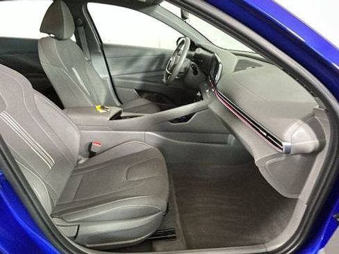 Used 2024 Hyundai Elantra SEL w/ Convenience Package FWD image 31