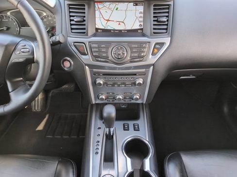 Used 2020 Nissan Pathfinder SL AWD/4WD image 25