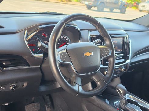 Used 2023 Chevrolet Traverse LT FWD image 10