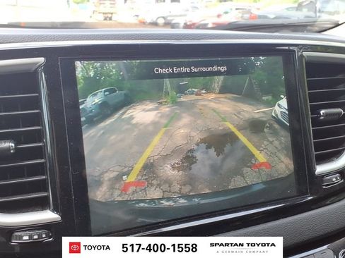 Used 2024 Chrysler Pacifica Touring-L FWD image 24