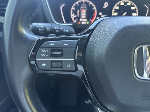 Used 2024 Honda Pilot Touring image 29