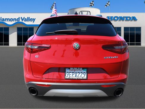 Used 2023 Alfa Romeo Stelvio Ti AWD/4WD image 5