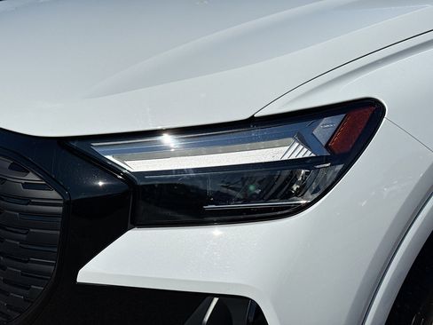 Used 2023 Audi Q4 e-tron Premium w/ Convenience Package image 9