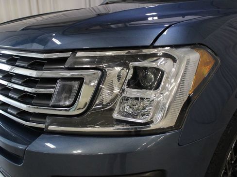 Used 2020 Ford Expedition XLT w/ Equipment Group 202A AWD/4WD image 35