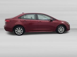 Used 2025 Toyota Corolla LE FWD video 3