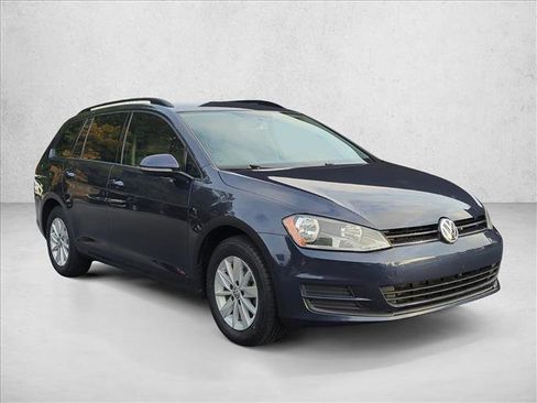 Used 2016 Volkswagen Golf S image 3