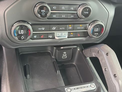 New 2026 Ford Bronco Outer Banks w/ Sasquatch Package AWD/4WD image 14