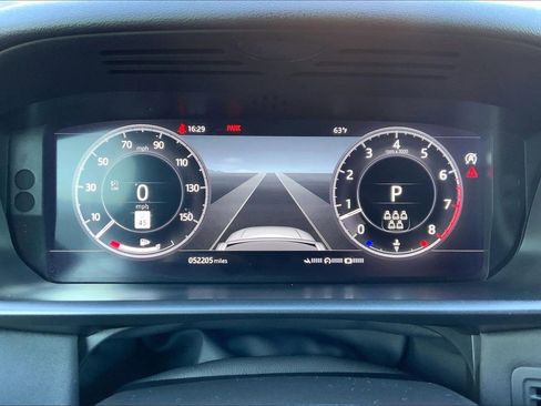 Used 2020 Land Rover Discovery HSE image 24