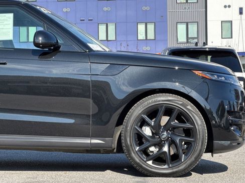 Used 2025 Land Rover Range Rover Sport SE image 34