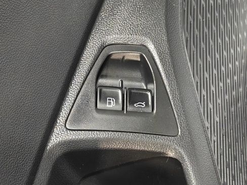 Used 2021 Volkswagen Jetta SE FWD image 33