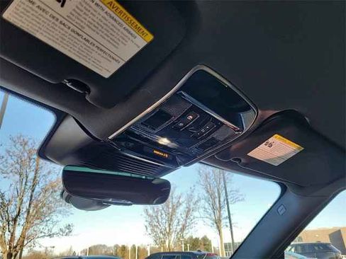 New 2025 Land Rover Range Rover SE image 34