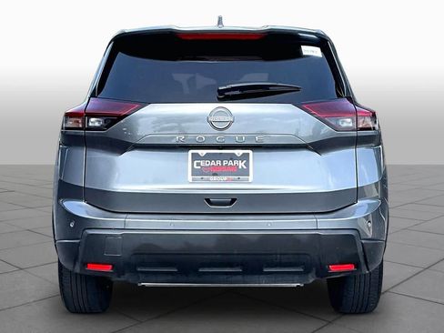 Used 2025 Nissan Rogue SV FWD image 5