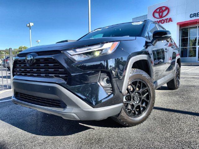 Used 2025 Toyota RAV4 XLE FWD image 4