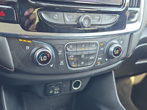Used 2020 Chevrolet Traverse Premier w/ Redline Edition FWD image 27