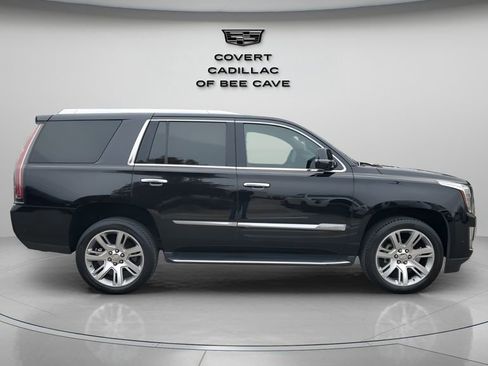 Used 2017 Cadillac Escalade Luxury image 11