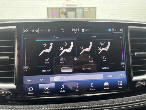 Used 2025 Chrysler Pacifica Limited FWD image 26