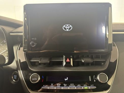 Used 2025 Toyota Corolla SE image 15