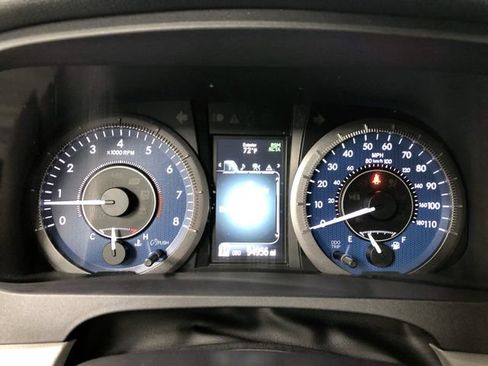 Used 2019 Toyota Sienna XLE FWD image 17