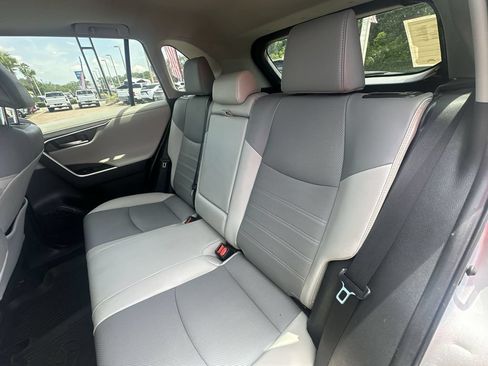 Used 2022 Toyota RAV4 Limited AWD/4WD image 28