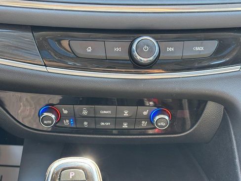 Used 2020 Buick Enclave Premium w/ Sun and Sites Package AWD/4WD image 25