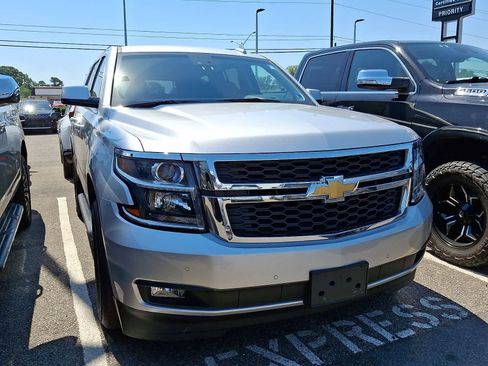 Used 2016 Chevrolet Tahoe LT w/ Luxury Package RWD image 2