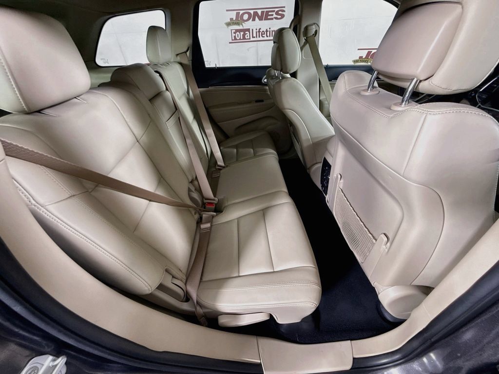 Used 2020 Jeep Grand Cherokee Limited AWD/4WD image 31