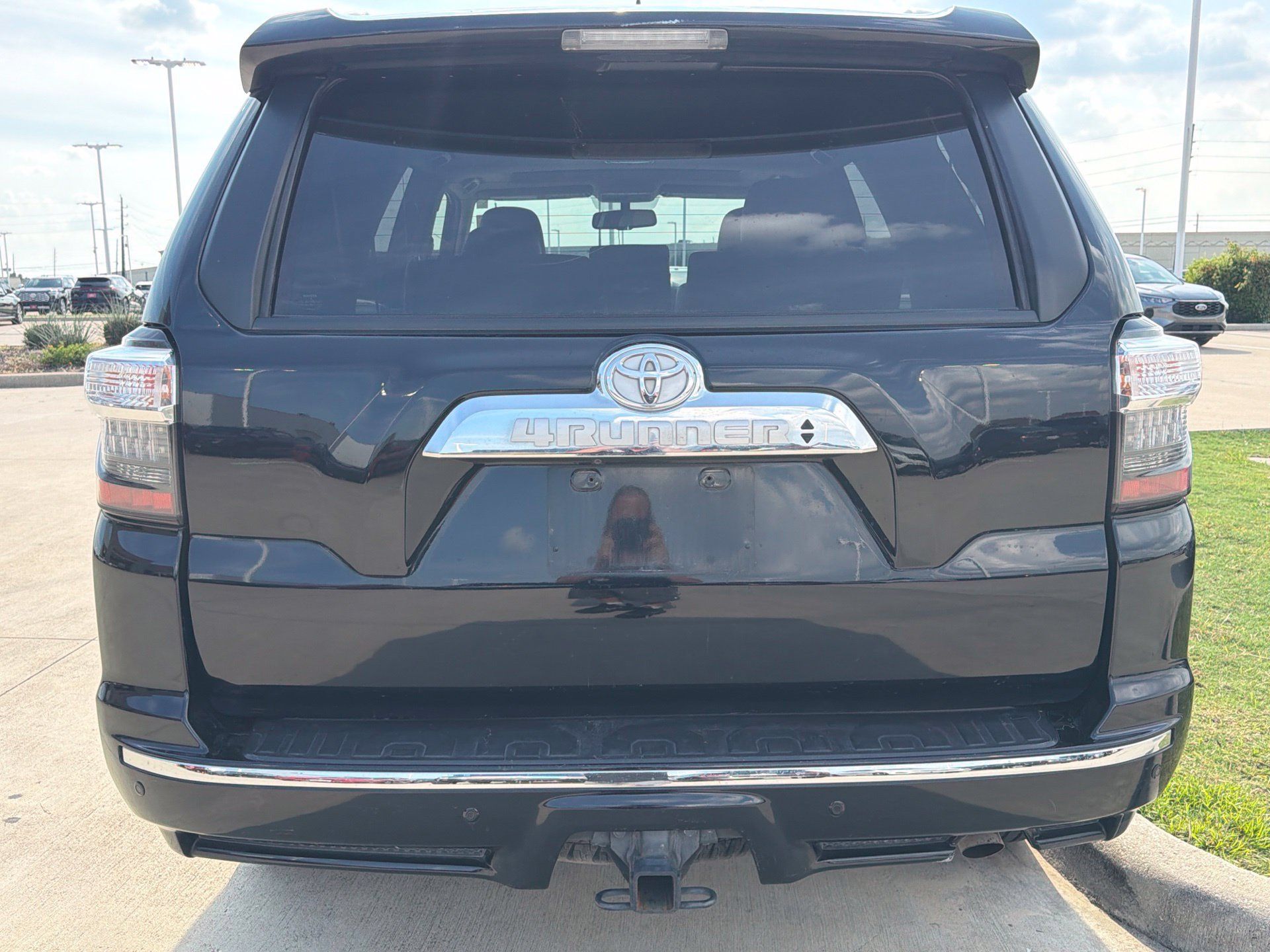 Used 2015 Toyota 4Runner Limited AWD/4WD image 4