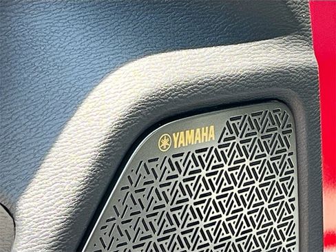 New 2025 Mitsubishi Outlander SE image 19