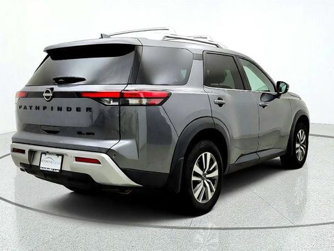 Used 2024 Nissan Pathfinder SL w/ Black Appearance Package AWD/4WD image 5