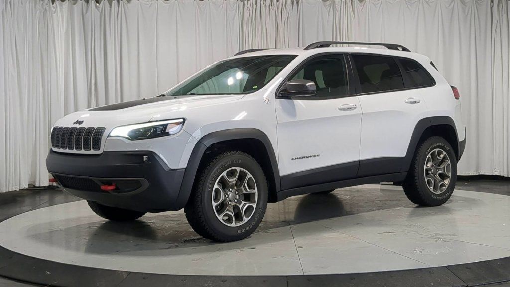 Used 2020 Jeep Cherokee Trailhawk w/ Cold Weather Group AWD/4WD image 5