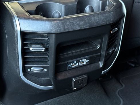 Used 2022 RAM 1500 Big Horn AWD/4WD image 14