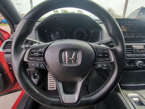 Used 2018 Honda Accord Sport image 13