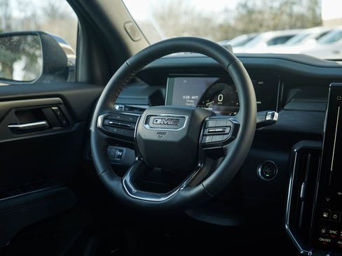 New 2025 GMC Acadia AT4 image 17