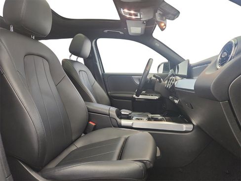 Used 2020 Mercedes-Benz GLB 250 4MATIC image 25