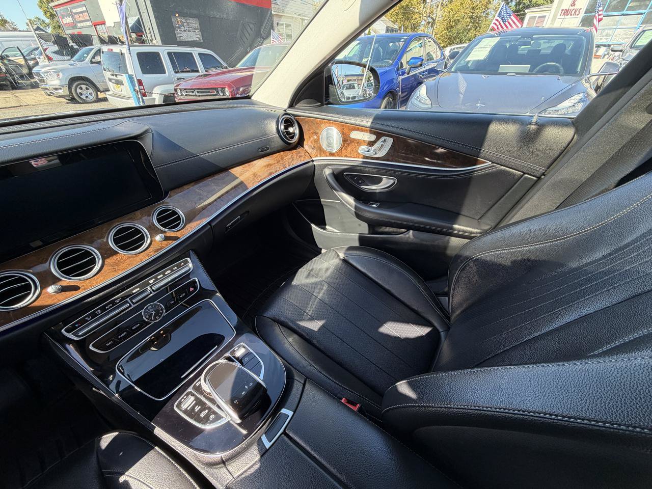 Used 2017 Mercedes-Benz E 300 4MATIC w/ Premium 1 Package image 28