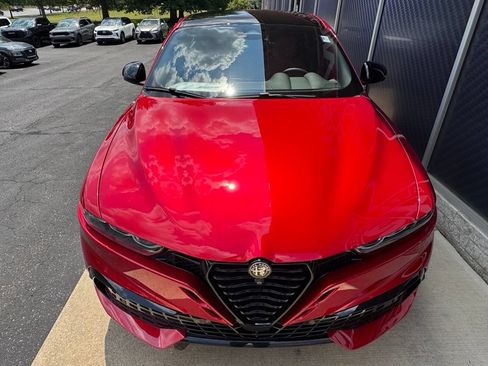 New 2026 Alfa Romeo Tonale w/ Quick Order Package 23H Volce AWD/4WD image 9