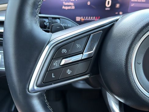 Used 2025 Buick Enclave Preferred w/ Power Package FWD image 19