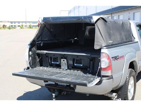 Used 2015 Toyota Tacoma 4x4 Double Cab w/ TRD Sport Package image 36