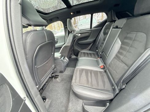 Used 2021 Volvo XC40 T5 R-Design w/ Advanced Package image 24