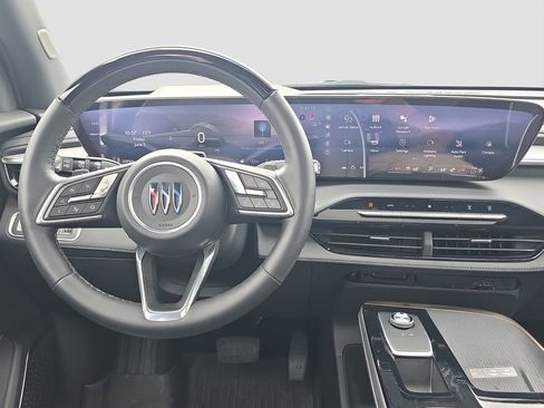 Used 2025 Buick Enclave Avenir w/ Super Cruise Package FWD image 13